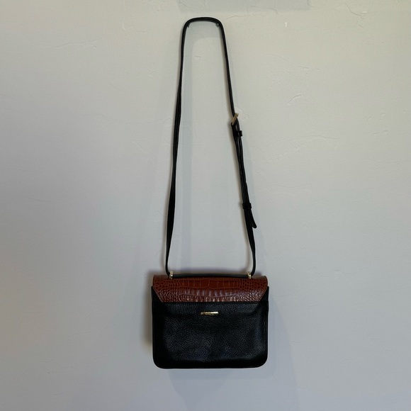 Gigi New York Abigail crossbody. Very lightly used with no wear. - Picture 4 of 13